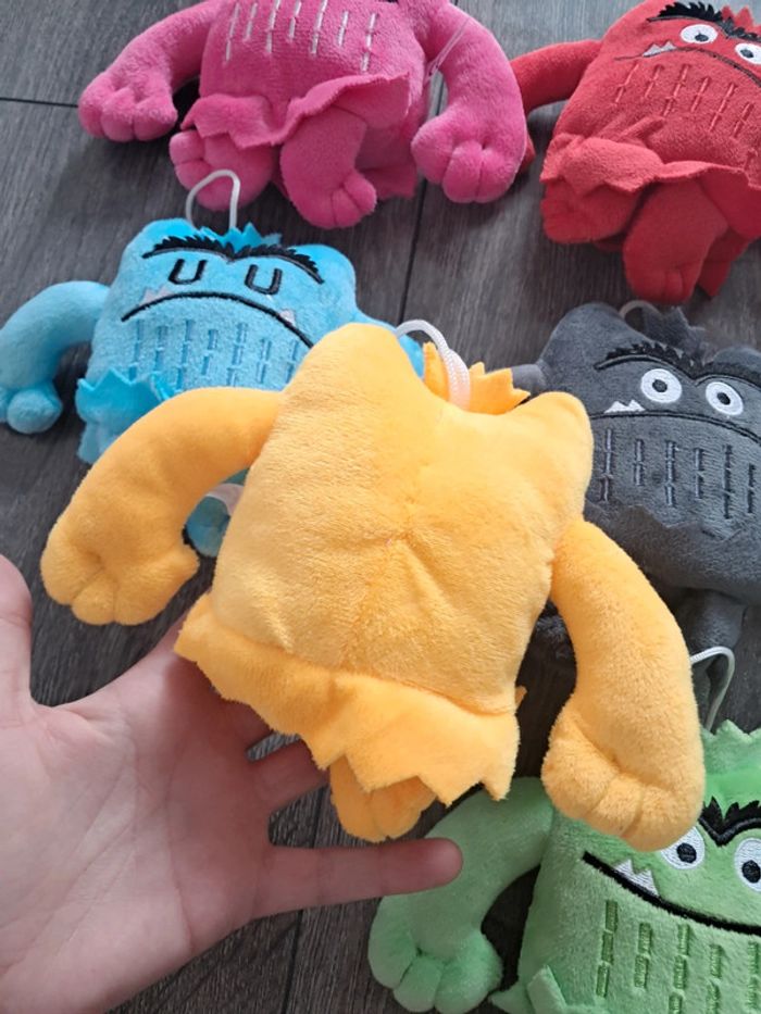 6 jolies peluches monstres de la couleur des emotions - photo numéro 4