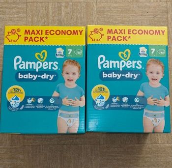 216 couches taille 7  et 216 couches taille 4 baby dry pampers 