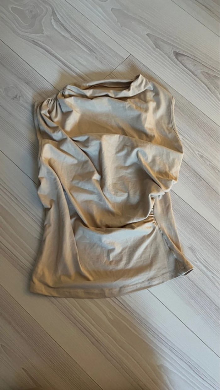 top beige