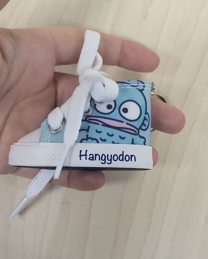 Porte-clé Sanrio Sneaker Hangyodon - photo numéro 2