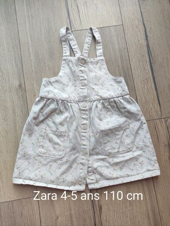 Robe en jean à bretelles crème à fleurs Zara 4-5 ans 110 cm