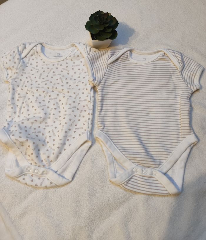 Lot de deux Bodys mixte - Taille 0-3 mois 62 - Early Days - photo numéro 2