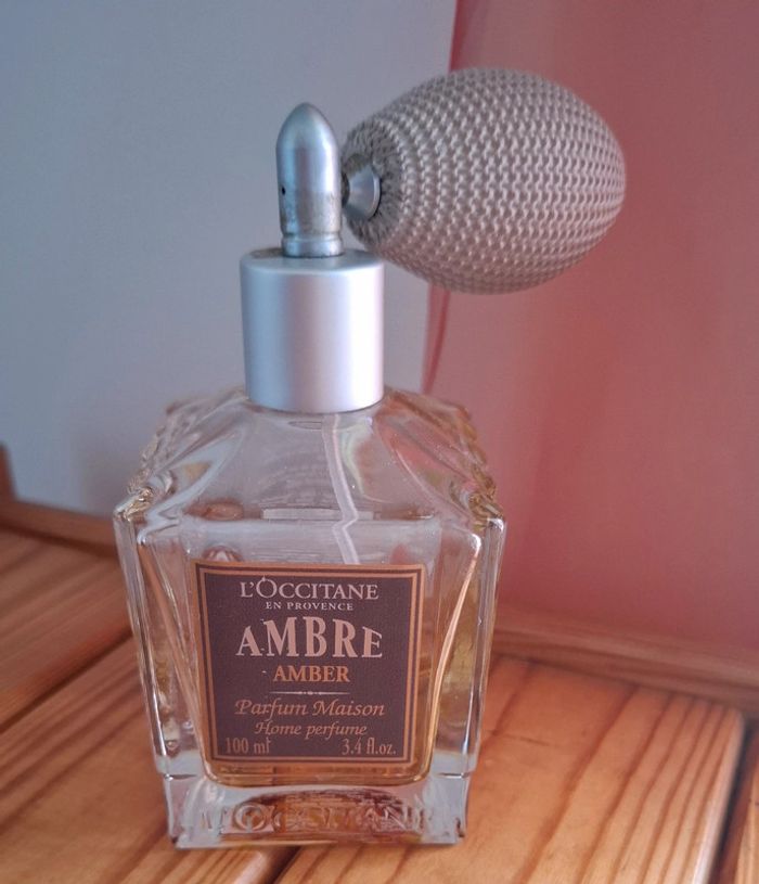 Bouteille parfum maison Ambre L'occitane - photo numéro 2