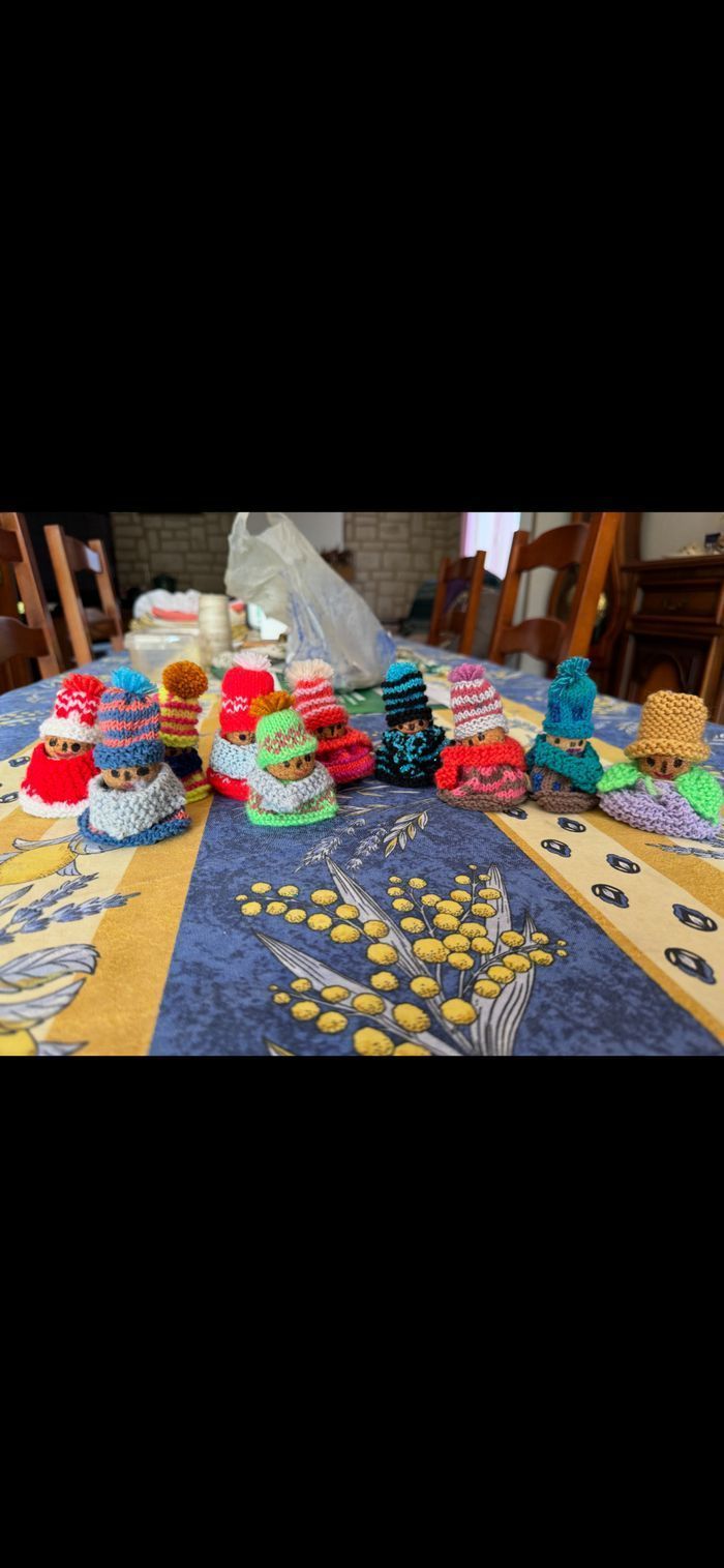 Lot poupées maison  deco table invités