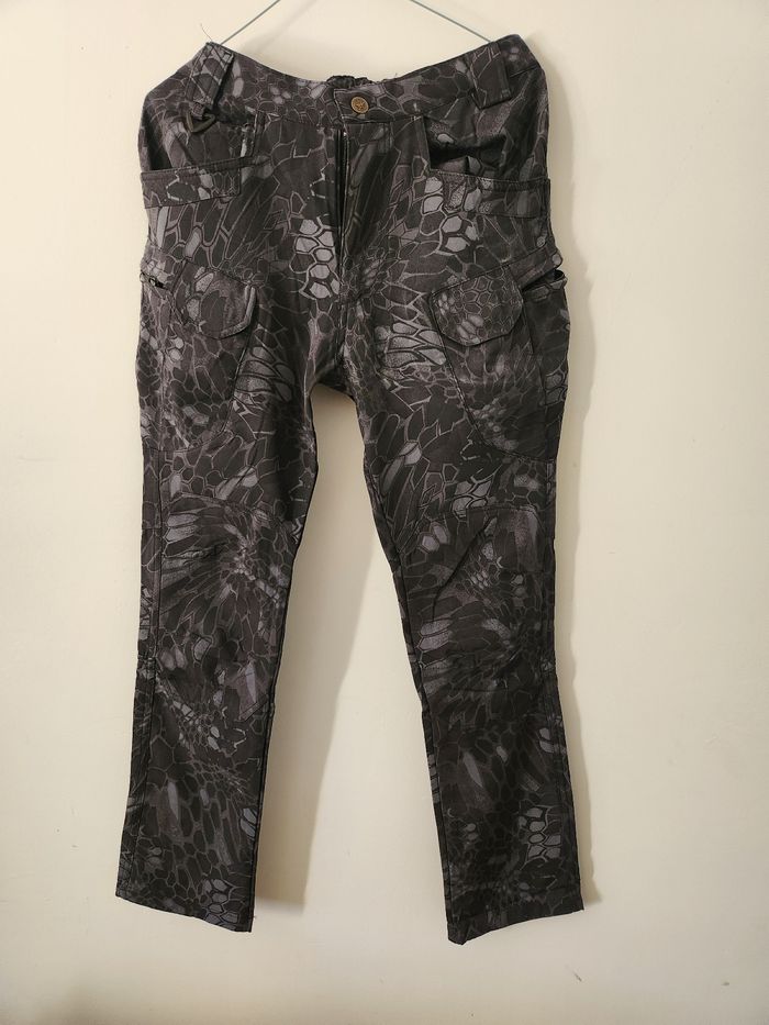 Pantalon a motif homme