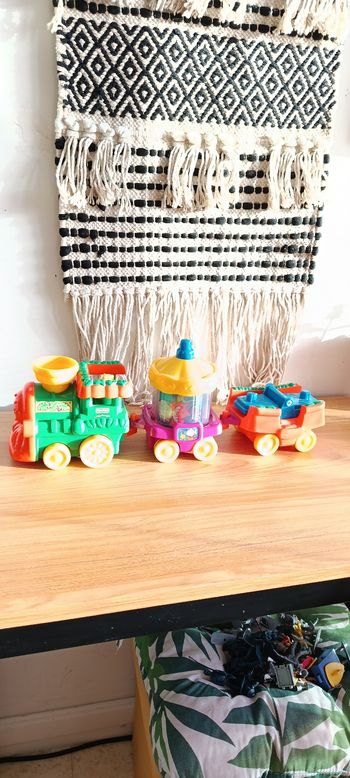 Train à piles Fisher Price 💐