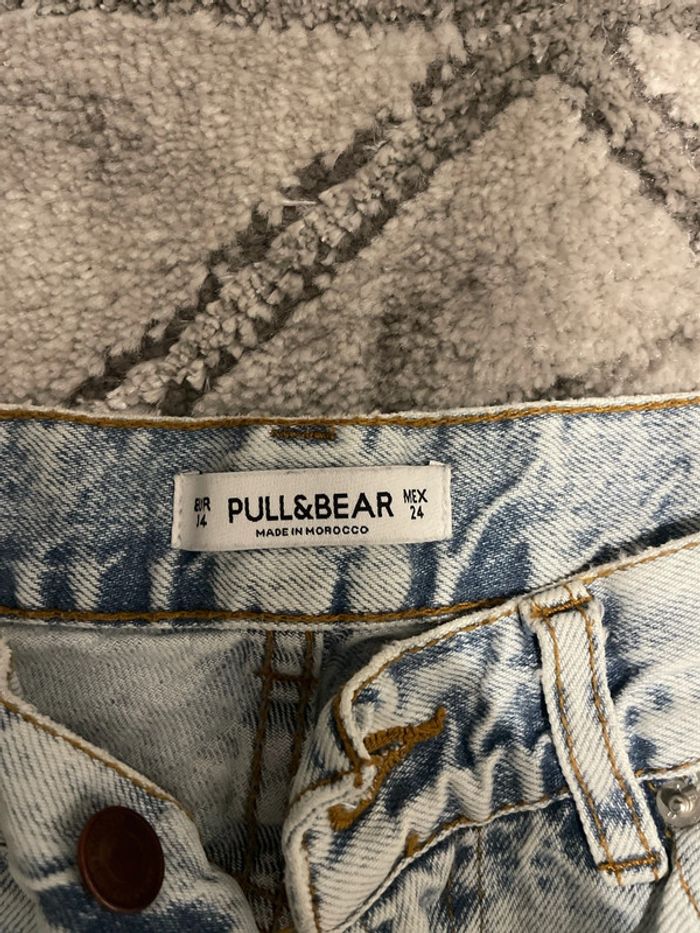 Jean mom troué de pull & bear - photo numéro 2