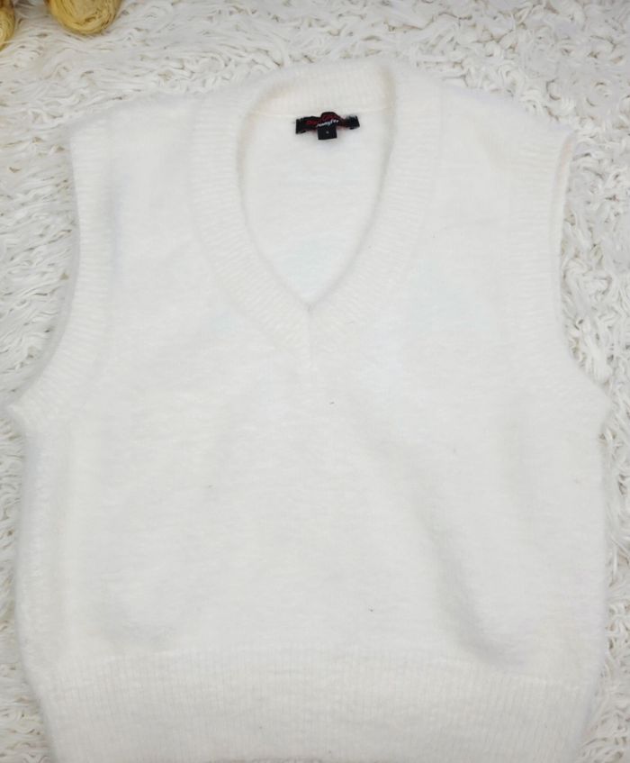 Pull peluche fluffy sans manches Fille taille S 12 ans marque Jennyfer 🦜 - photo numéro 3
