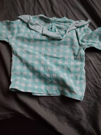 Blouse vichy bleu ciel avec détails froufous 