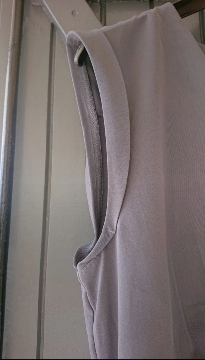 👗 Robe col ouvert - photo numéro 3