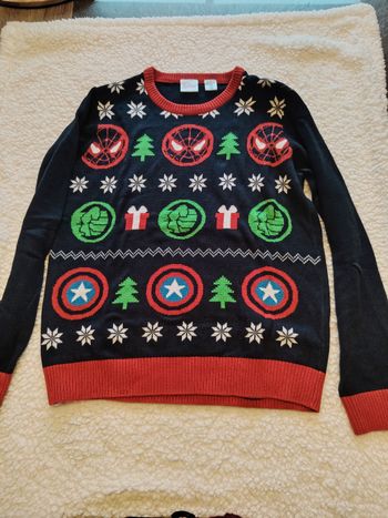Pull de Noël avengers