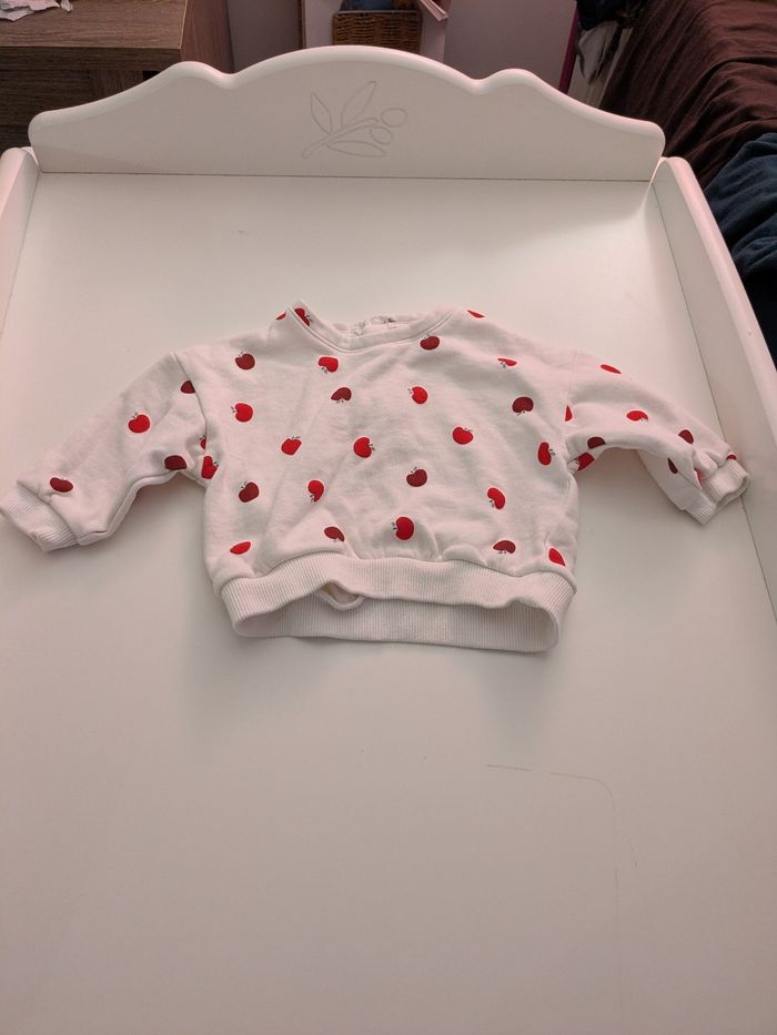 Pull blanc pomme Kiabi 9 mois neuf - photo numéro 2