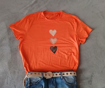 T-shirt Orange avec Détail 3 Cœurs – Taille XXL