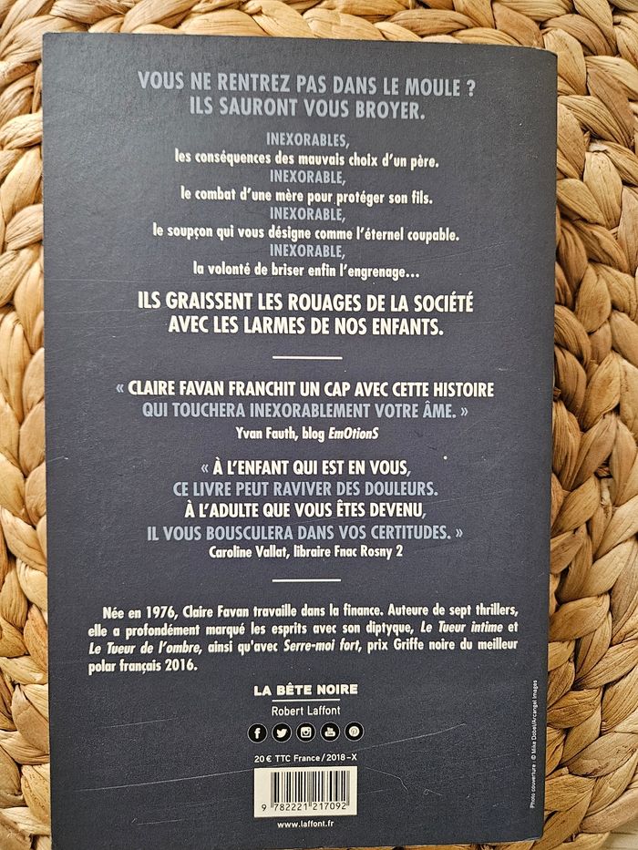Inexorable de Claire Favan - photo numéro 2