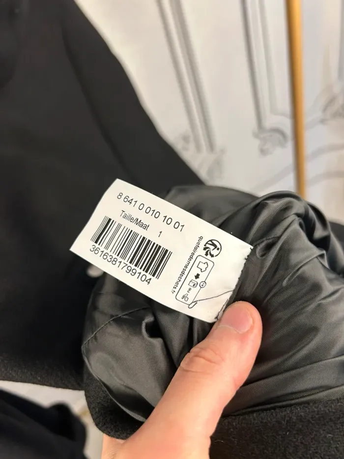 Manteau Noir Armand Thiery T.1 / S Neuf - photo numéro 6