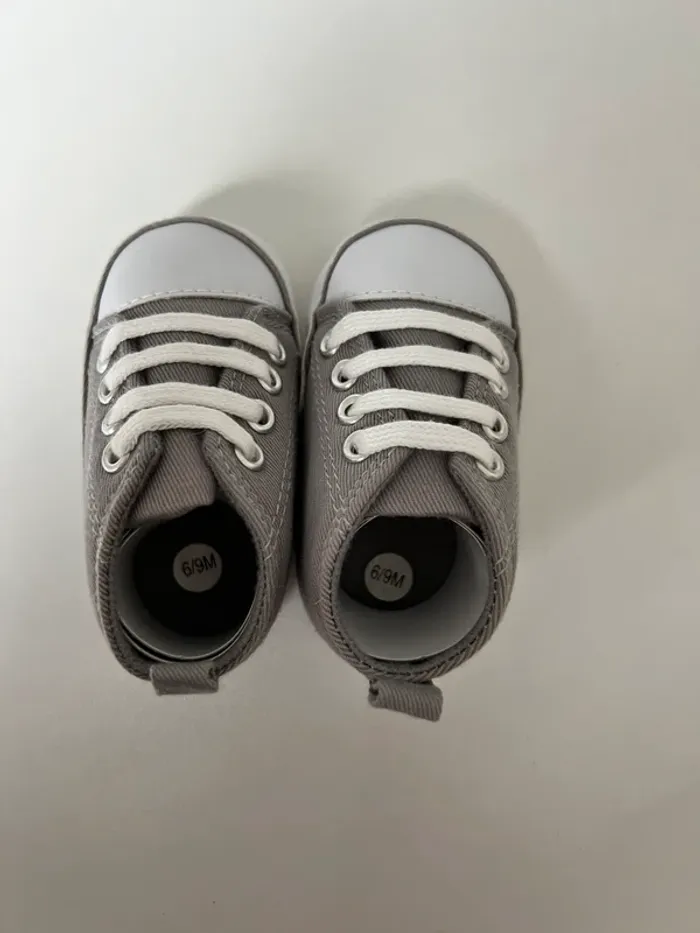 Chaussures bébé 6/9 mois - photo numéro 2
