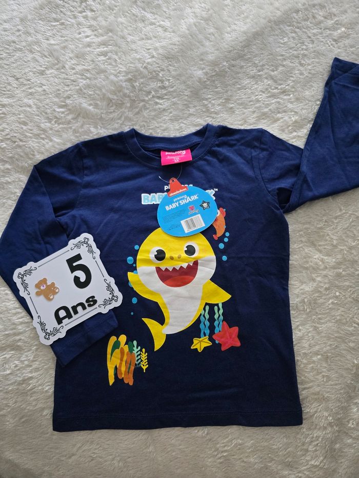T-shirt Baby shark 5ans