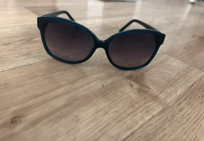 Lunettes de soleil Lacoste modèle L614S couleur 424 BLEU marine - photo numéro 6