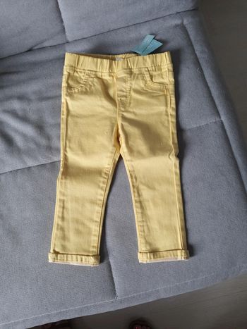 Jean Obaïbi taille 18 mois neuf avec étiquettes