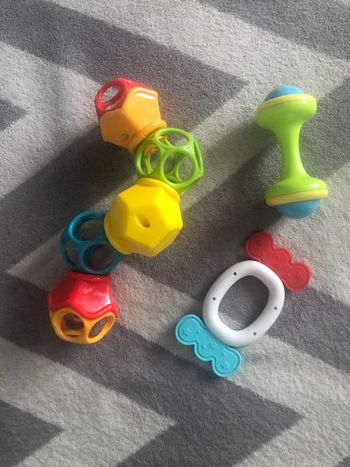 Le lot de 3 hochet pour bébé 