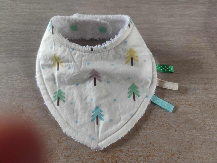 Lot de 3 bavoirs bandana réversibles - photo numéro 3