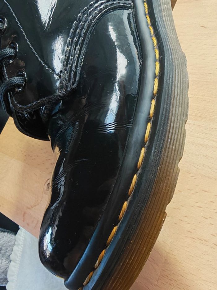 Bottes Dr. Martens 1460 en cuir verni Taille 36 - photo numéro 8