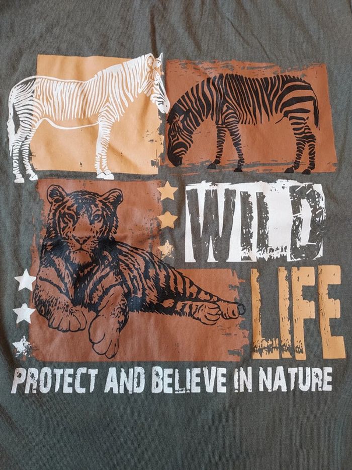 T-shirt neuf - photo numéro 2