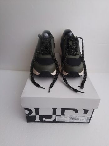 NAPAPIJRI  basket EU 40. Neuve.