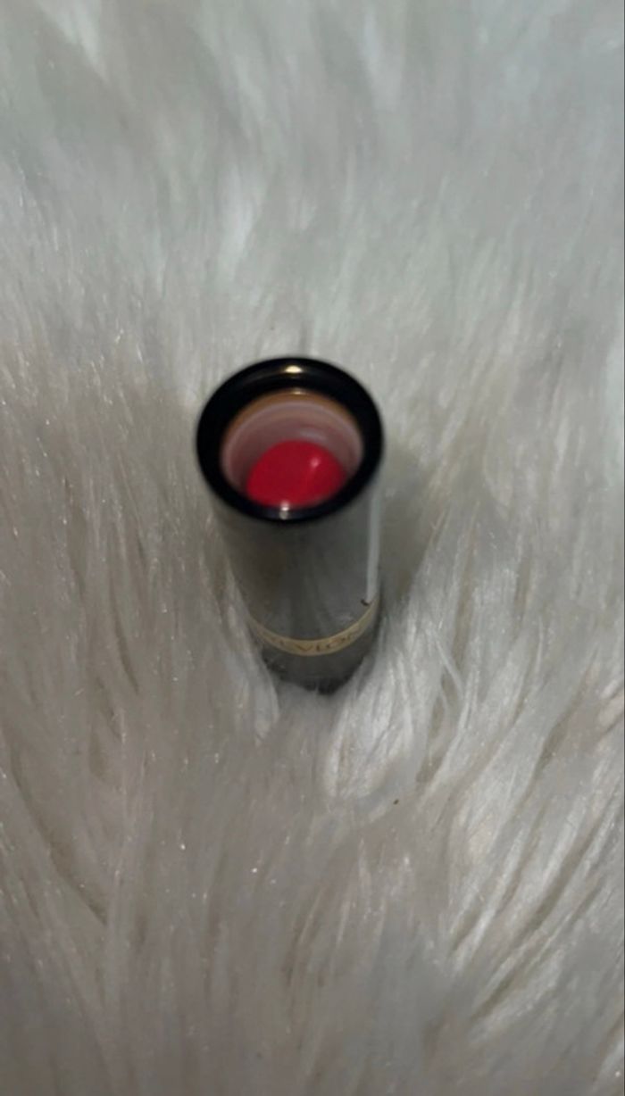Rouge à lèvres rouge Revlon - photo numéro 3