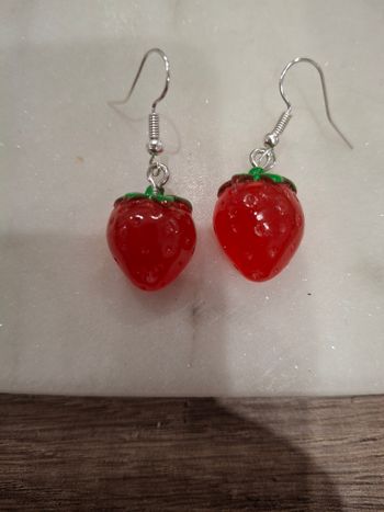 Boucles d'oreilles fraisescr