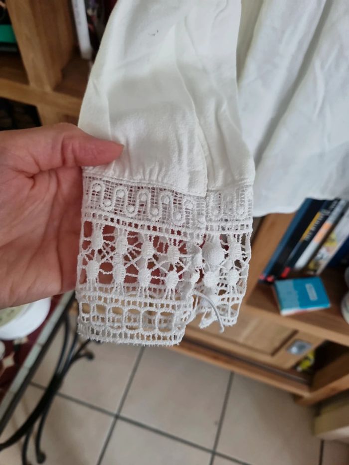 Chemisier blanc avec dentelle taille 40 - photo numéro 4