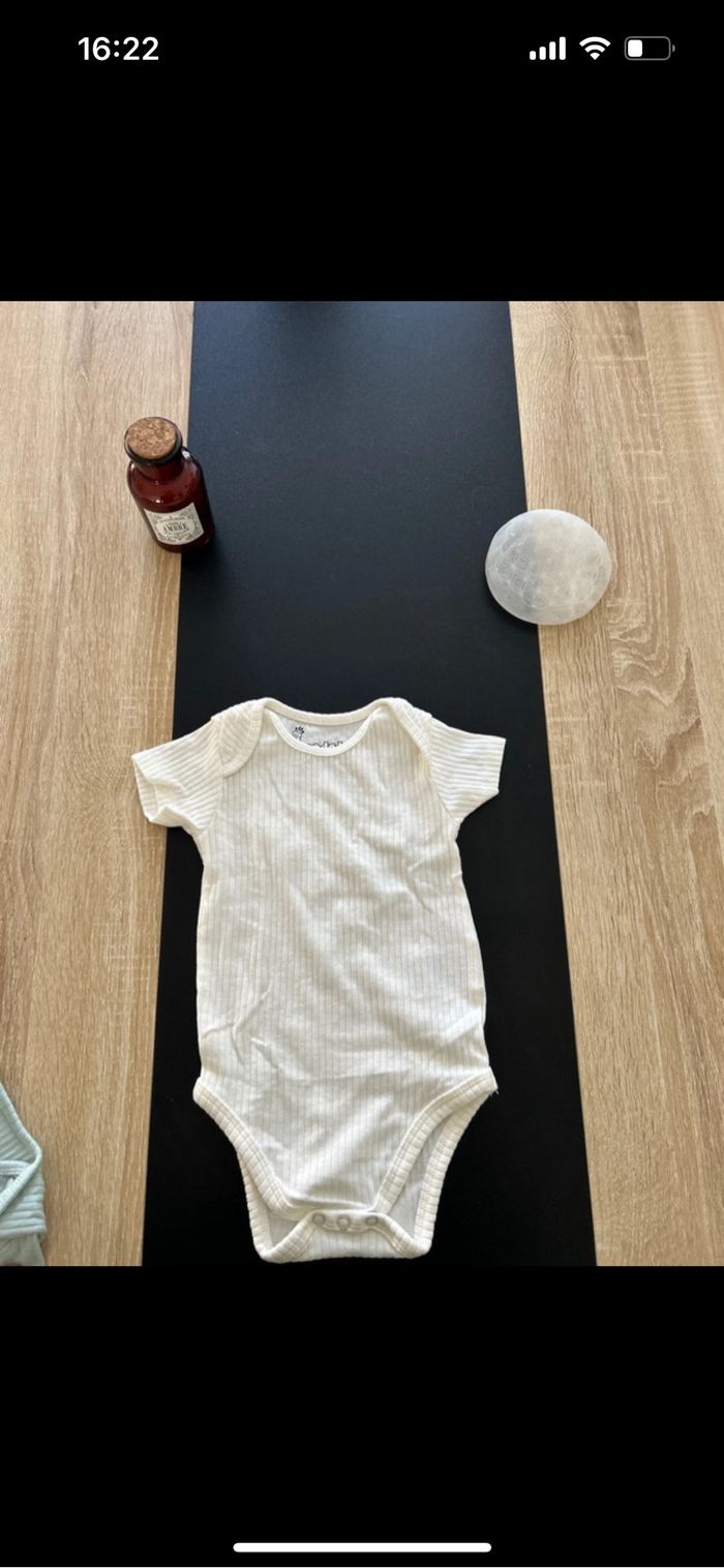 Lot de 4 bodies manche courte - photo numéro 4