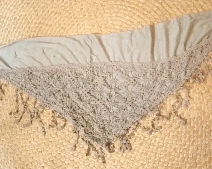 châle triangulaire 160 x 60 cm - 50% acrylique et 50% coton - photo numéro 3