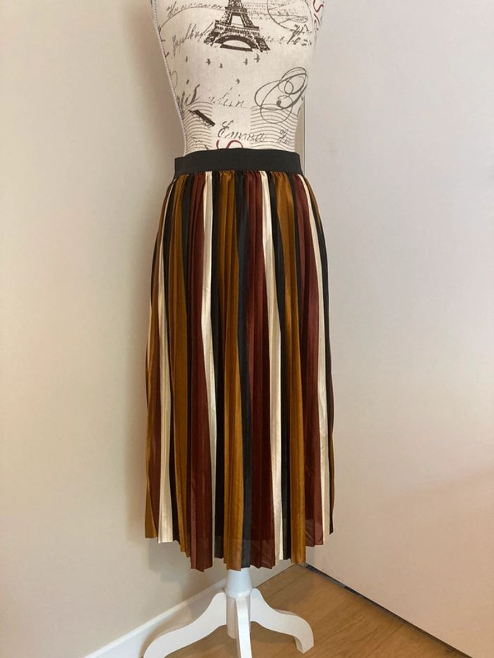 Neuve - Jupe plissée Camaïeu M - photo numéro 5