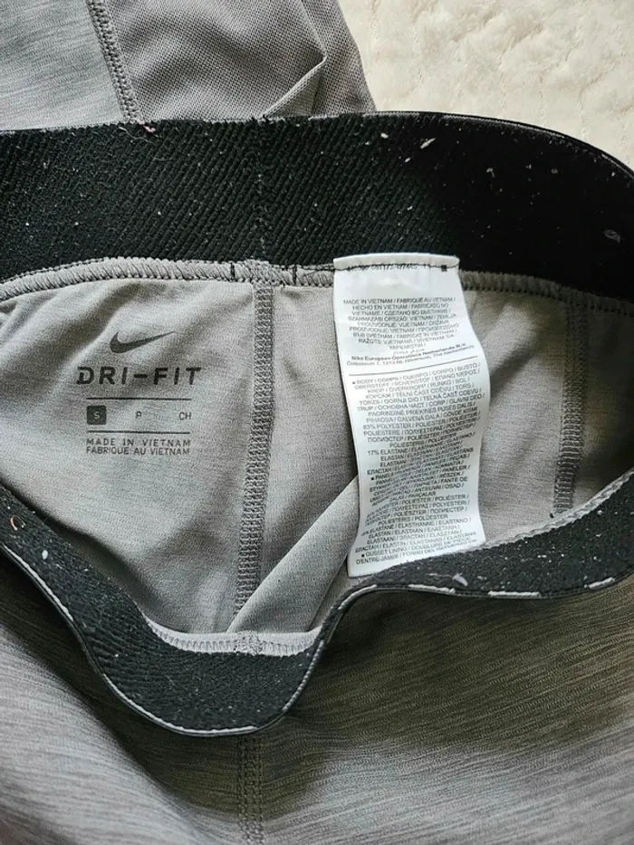 Legging de sport nike gris taille s excellent état - photo numéro 3