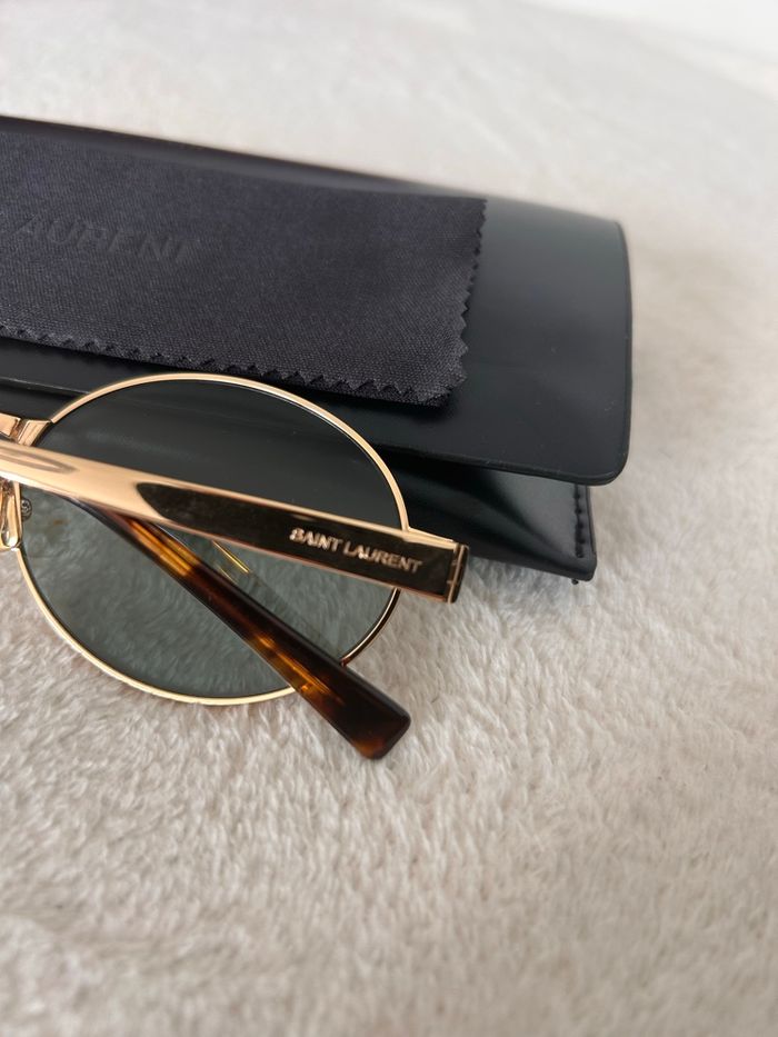 Lunettes de Soleil Yves Saint Laurent - photo numéro 2