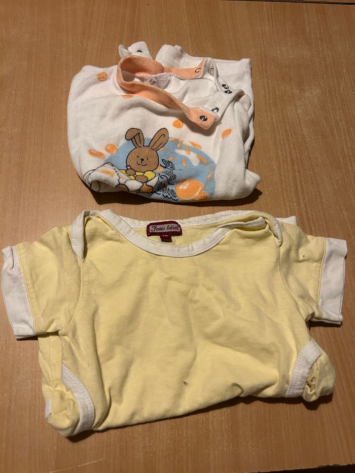 Lot de 2 combinaison short taille 6 mois