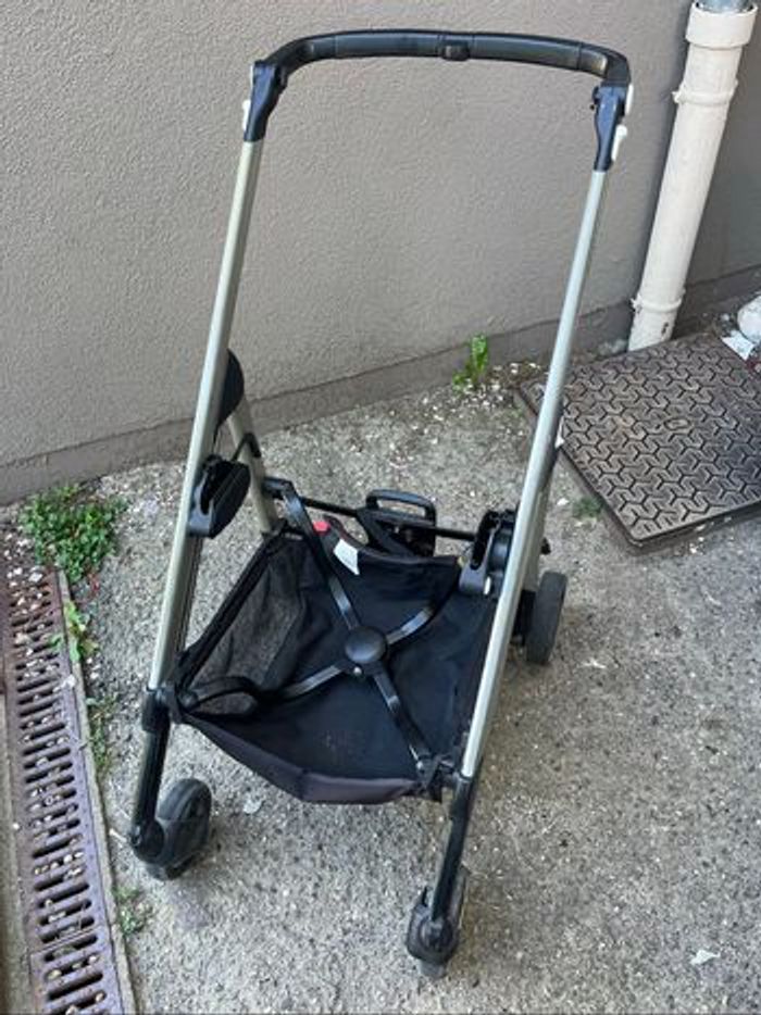 Poussette à vendre URGENT !! - photo numéro 7