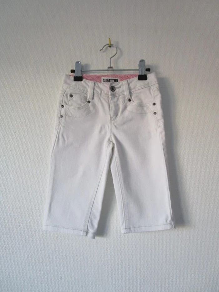 Pantacourt jean blanc Okaïdi 2 ans TBE