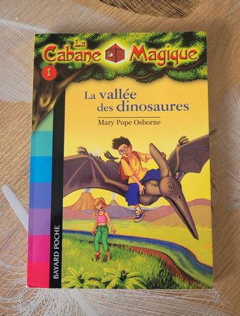 La Cabane Magique - Tome 1 - La Vallée Des Dinosaures Mary Pope Osborne, Philippe Masson (Illustrati