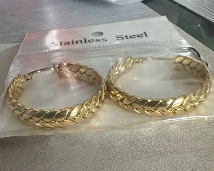 Boucles d'oreilles en acier inoxydable neuves - photo numéro 3