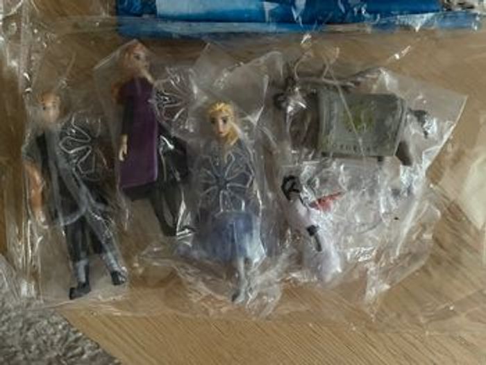 Figurines Reine des Neiges 2 - photo numéro 3