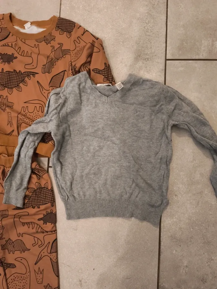 Lot vêtements 5 ans - photo numéro 6