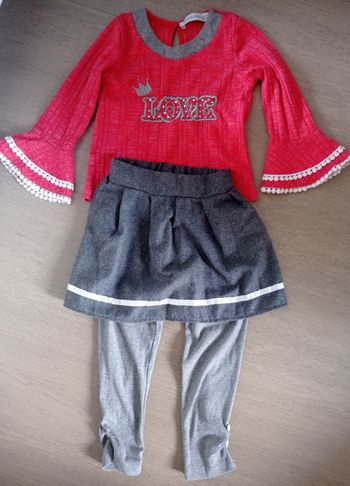 Ensemble 3 pièces, caleçon + jupe + haut , TBE