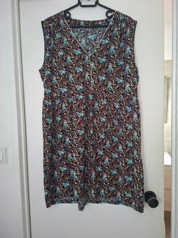 Robe verte fleur légère