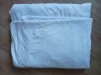 drap housse blanc épais 120 cm (2 taches)