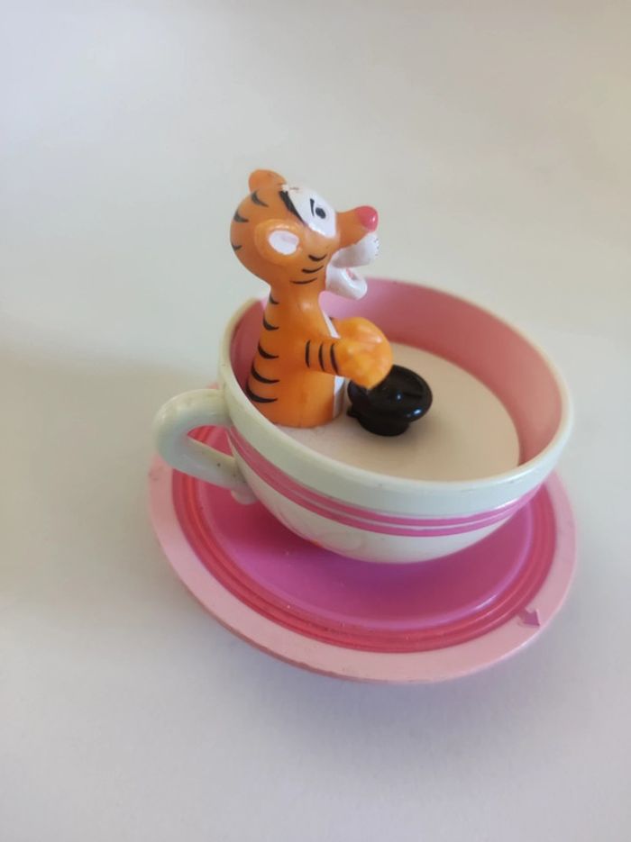 Figurine Tigrou dans tasse à thé roulante / Disney - photo numéro 3
