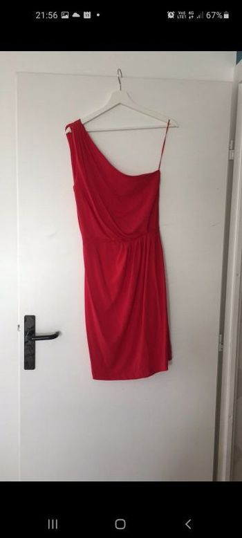 Robe rouge Mango taille M