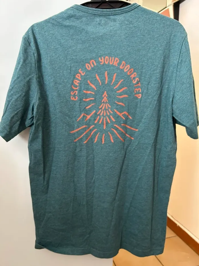 T-shirt Décathlon Taille M - photo numéro 7