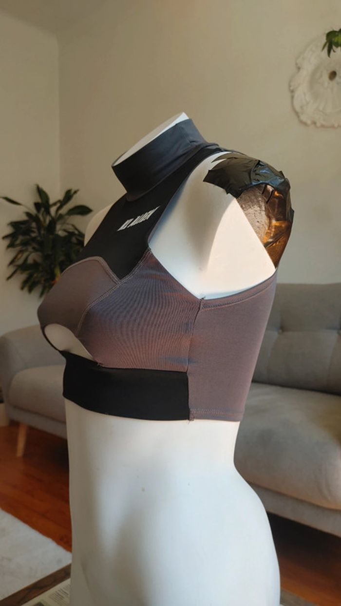 Crop top sexy sans manche col haut au décolleté en bas KL Alien - photo numéro 7